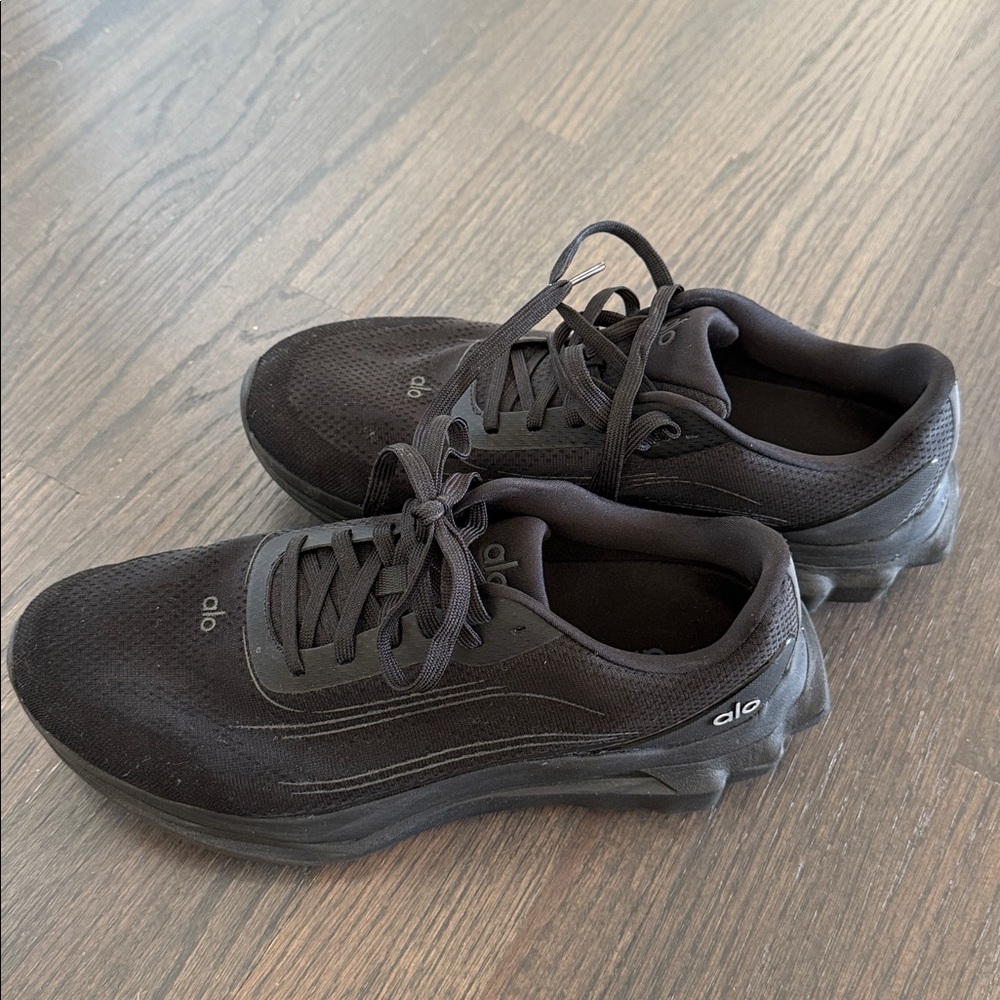 ALO Yoga Men's black Runner Shoes